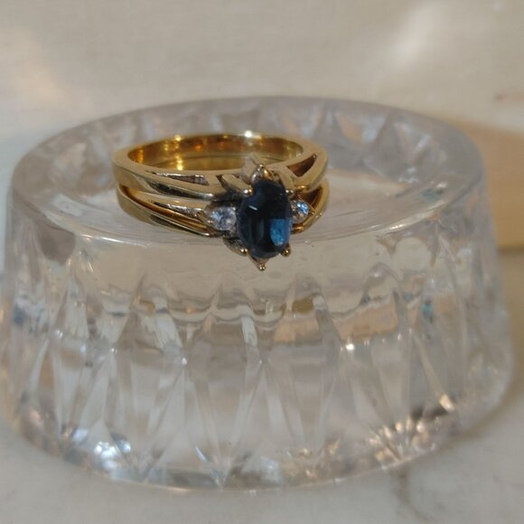 Avon Gold Tone Ring Reversible Dual Unique Vintage Blue Gemstone Clear Crystals - Picture 7 of 9